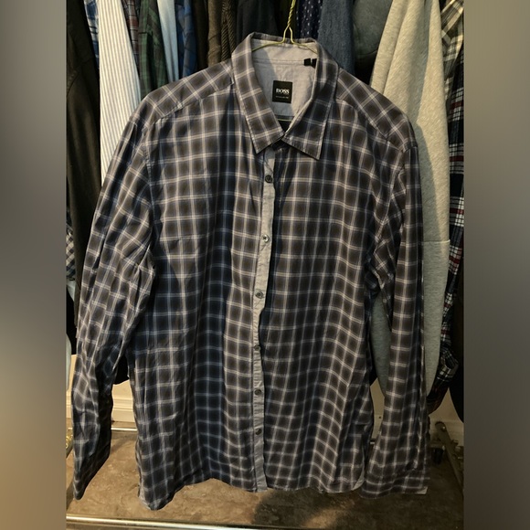 Hugo Boss XL button down - Picture 3 of 3
